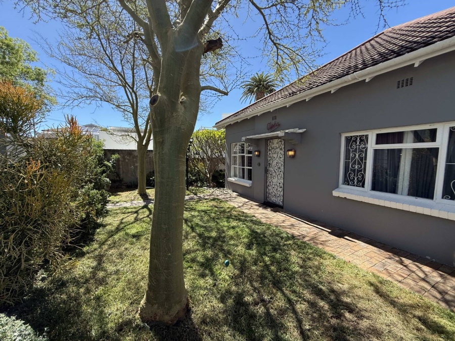 To Let 2 Bedroom Property for Rent in Fresnaye Western Cape
